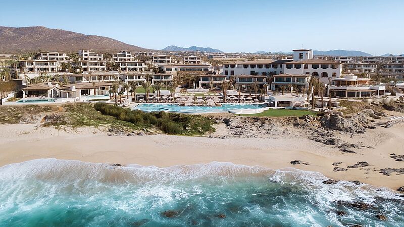 Das Four Seasons Cabo San Lucas at Cabo del Sol liegt an einem vier Kilometer langen Badestrand. Foto: Four Seasons