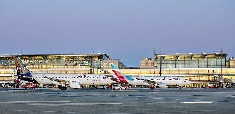 Bei deutschen Airlines wie Lufthansa und Eurowings drohen bislang keine Flugausfälle wegen Personalmangels