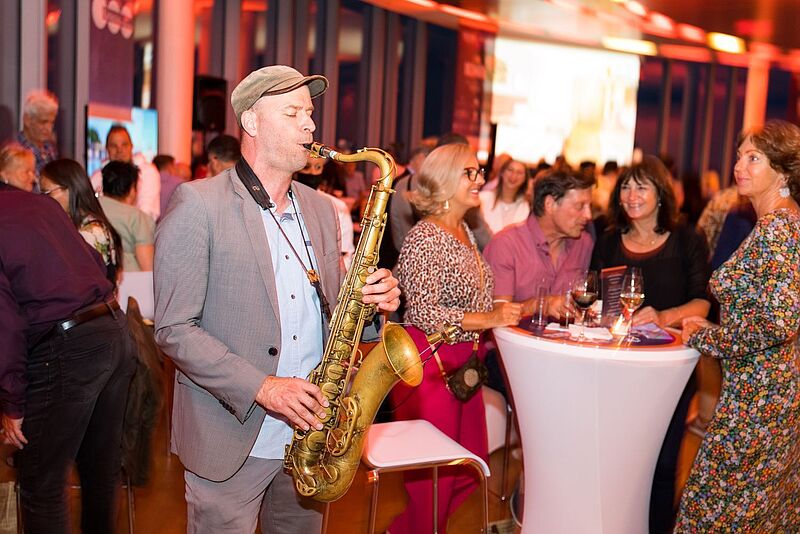 Ausgelassene Stimmung bei der „Kemer Night in the Sky“. Foto: Ferien Touristik/Coral Travel