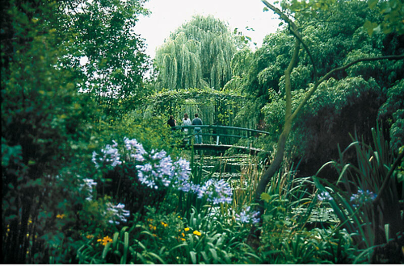 Die Japanische Brücke im Monet-Garten in Giverny ist weltberühmt.