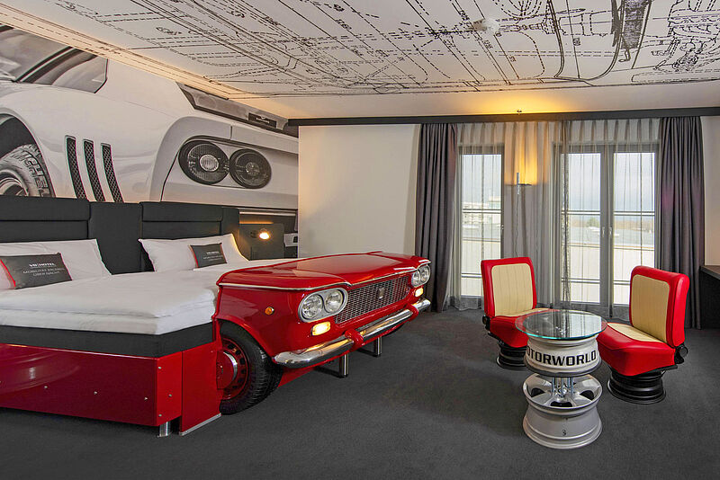 Für Autofans der Himmel auf Erden: Blick in das Fiat-Themenzimmer