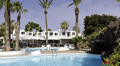 Auf Lanzarote hat H10 das H10 Sentido Bahia Blanca Rock umpositioniert. Als H10 Sentido White Beach Suites empfängt es nur Gäste über 16 Jahren. Foto: H10