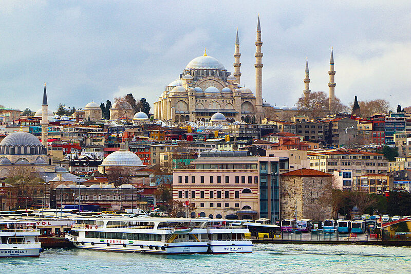Eine der Inforeisen führt in die Metropole Istanbul. Foto: smuldur/pixabay
