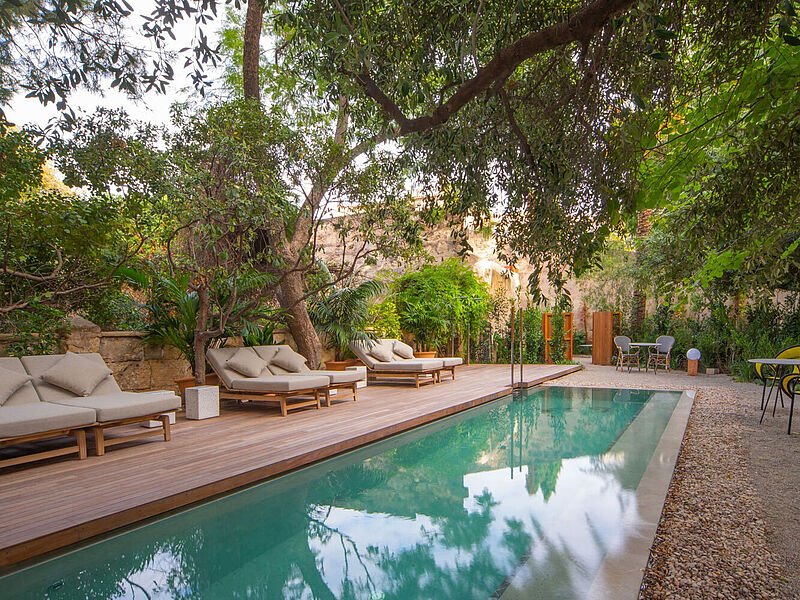 Der Außerpool des Can Bordoy liegt in einem 750 Quadratmeter großen Garten. Foto: Can Bordoy Der Außerpool des Can Bordoy liegt in einem 750 Quadratmeter großen Garten. Foto: Can Bordoy