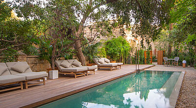 Der Außerpool des Can Bordoy liegt in einem 750 Quadratmeter großen Garten. Foto: Can Bordoy