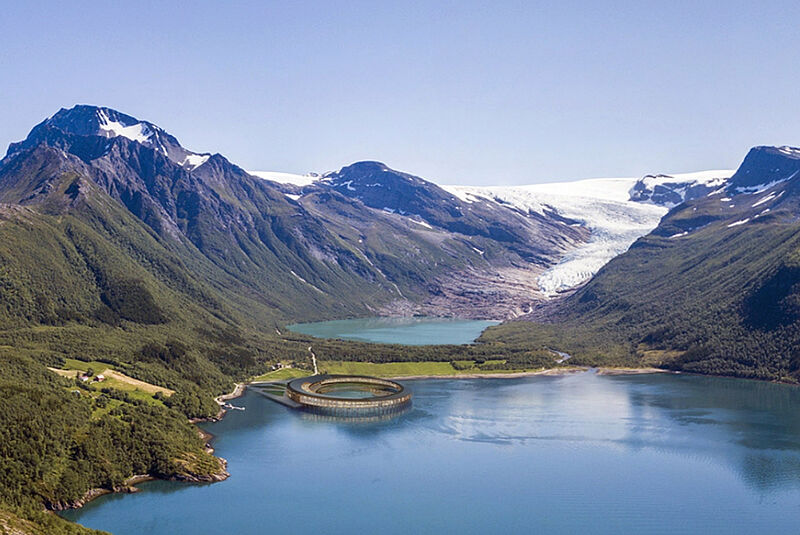 Das Six Senses Svart steht auf Pfählen in einem norwegischen Fjord