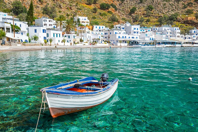 Griechenland erleichtert Urlaubern die Einreise. Im Bild das Dörfchen Loutro auf Kreta