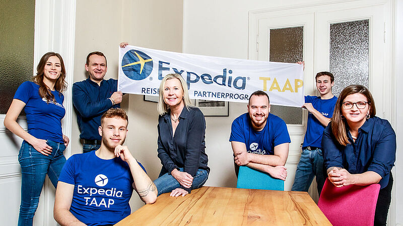 Das Team von Expedia TAAP ist Teil der Agentur Discover the World Marketing in Wiesbaden von Inhaberin Margit Strohm (Mitte)