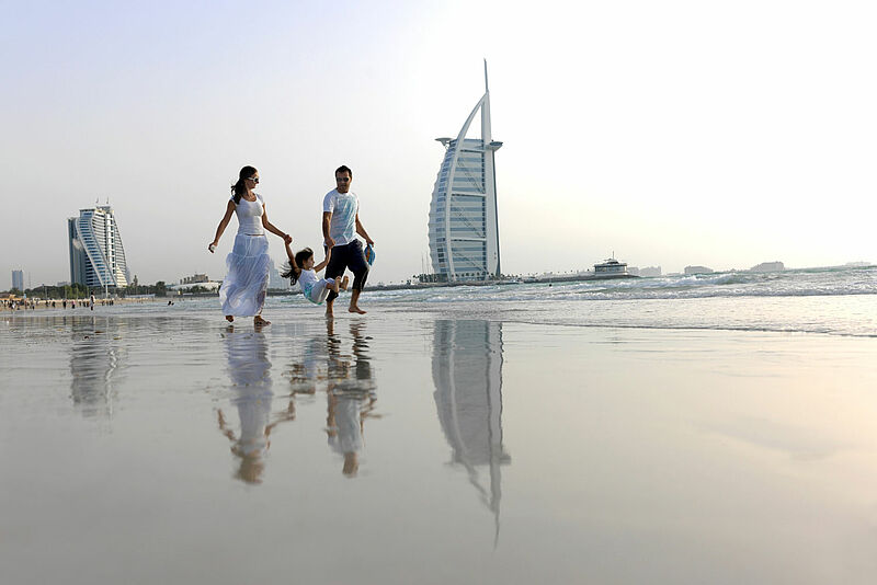 Dubai, im Bild der Burj Al Arab, wurde bei den diesjährigen Globus Awards von touristik aktuell mit dem ersten Platz in der Kategorie „Bester Reisebüro-Service Tourist Boards“ ausgezeichnet