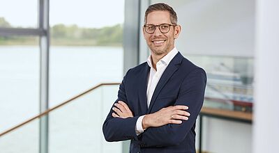 Der neue Director Sales Sven Barth verantwortet die Betreuung des Reisebüro-Vertriebs. Foto: Marc Klein Frontalaufnahme von Aida-Manager Sven Bart
