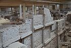 Akrotiri ist viel älter als Alt Thera: Die Stadt wurde wohl 1640 vor Christus durch einen Vulkanausbruch verschüttet und erst 1967 wiederentdeck