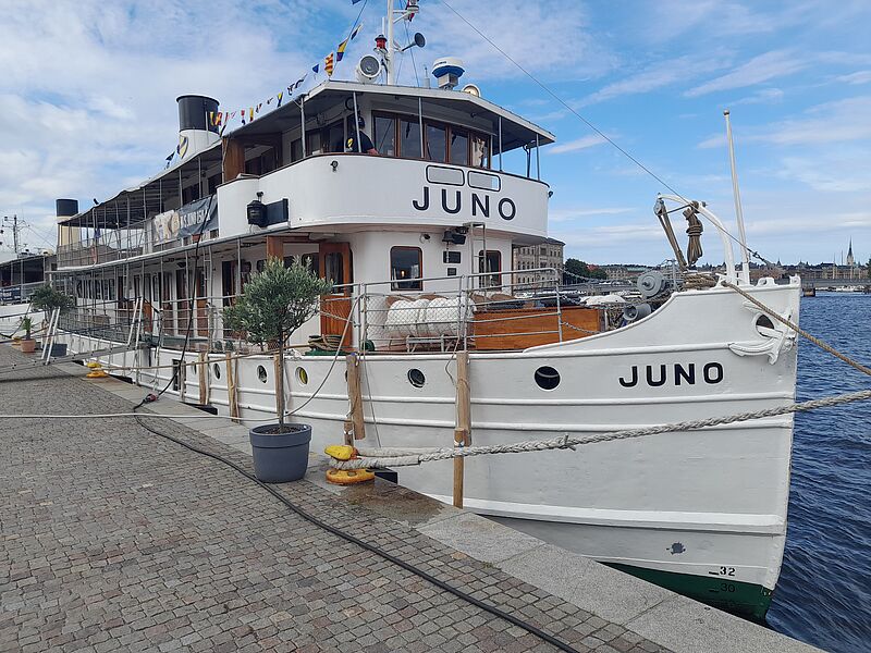 Das Kanalschiff Juno steht seit 150 Jahren im Dienst und ist damit das älteste registrierte Passagierschiff mit Übernachtungsmöglichkeit der Welt