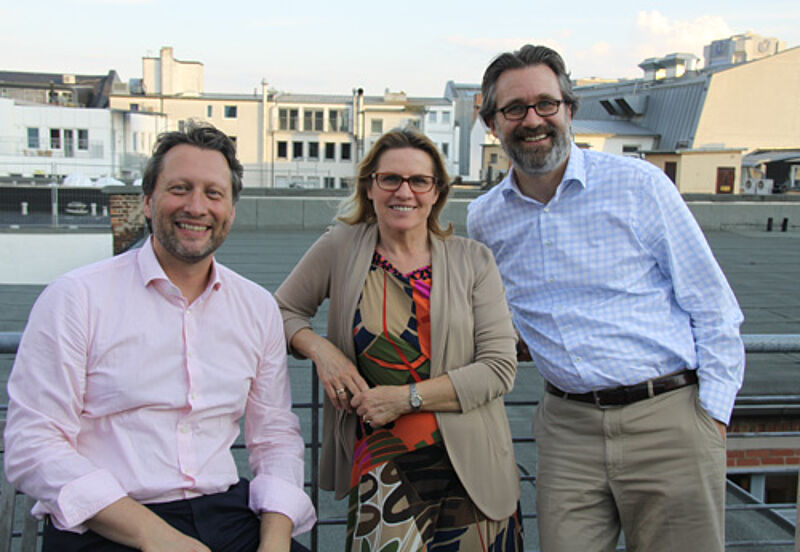 Sehen Airbnb nicht als Gefahr für das Ferienhausgeschäft: E-Domizil-Chef Detlev Schäferjohann, DTV-Hauptgeschäftsführerin Claudia Gilles und Tobias Wann, Vorsitzender des Deutschen Ferienhausverbandes