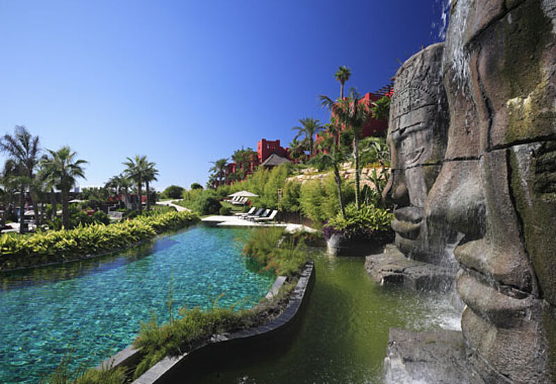 Das Royal Hideaway Asia Gardens Hotel & Thai Spa bei Alicante gehört zur neuen Barcelo-Marke Royal Hideaway Luxury Hotels & Resorts