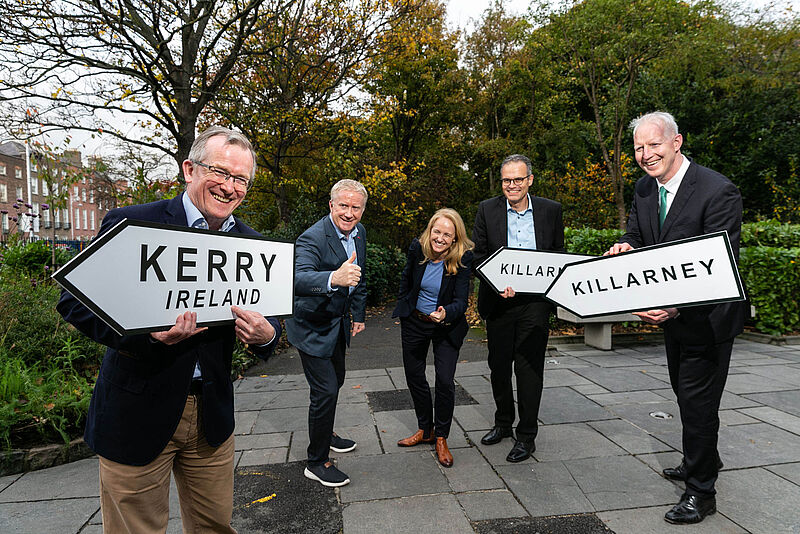 Bereiten die Dertour Academy in Killarney vor: Niall Gibbons (CEO Tourism Ireland), Kevin Keogh (Senior Vice President Sales, DER Touristik), Nadine Lehmann (Market Manager, Tourism Ireland Germany), Dino Steinkamp (Director Europe, Sports and Groups, DER Touristik) und Paul Kelly (CEO Failte Ireland) 