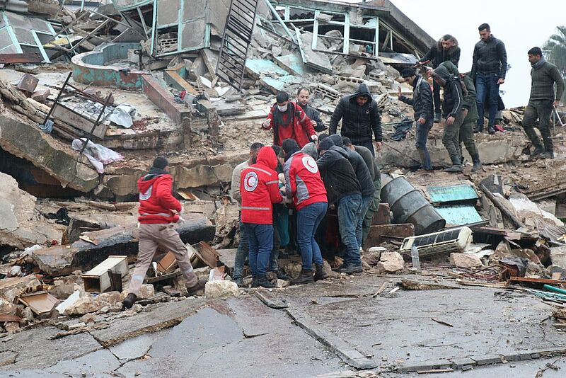 Die Menschen in den betroffenen Gebieten, wie hier in Aleppo, sind auf finanzielle und materielle Hilfe angewiesen