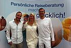 Selbstbewusster Slogan: Reiseberater Matthias Linke (Berlin), Kristina Zivkovic (Stuhr-Moordeich) und Michael Senf-Koch (Leipzig)