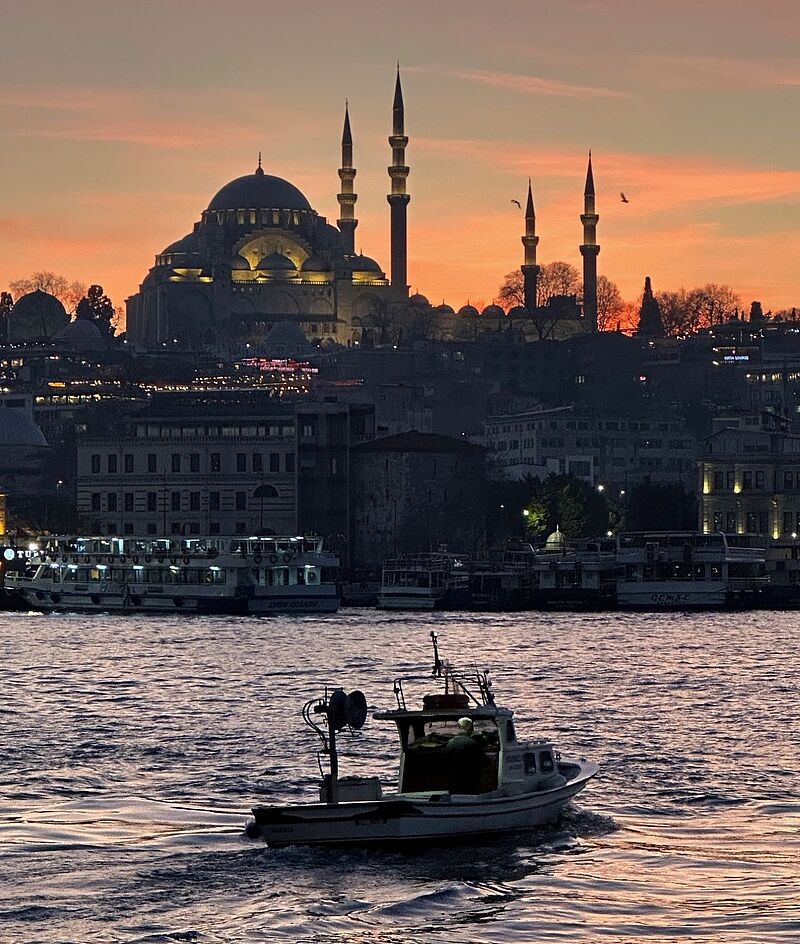 Moschee in Istanbul im Abendlicht