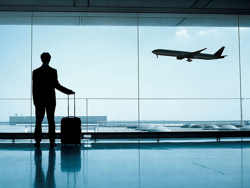 Business Traveller steigen wieder öfter ins Flugzeug, berichten Airlines. Foto: anyaberkut/istockphoto