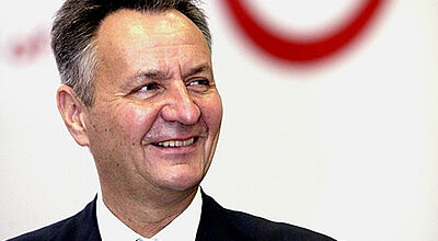 TUI-Vorstandschef Michael Frenzel wird sein Amt bis März 2014 ausüben