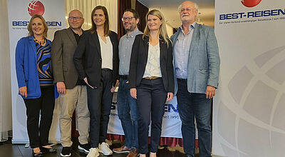 Der neue Aufsichtsrat (von links): Gaby Jordan, Jörg Franzen, Antje Landwehr, Holger Crone, Heike Schiller und Erich Schuster. Foto: Best-Reisen