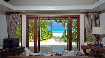 Die Villen im Atmosphere Kanifushi Maldives sind mindestens 100 Quadratmeter groß