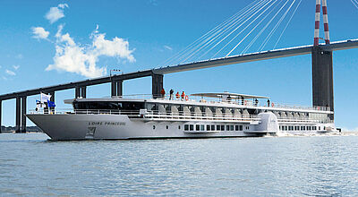 Auf der Loire ist die französische Reederei auch im kommenden Jahr exklusiv unterwegs. Foto: Croisi Europe Flusskreuzfahrtschiff auf der Loire
