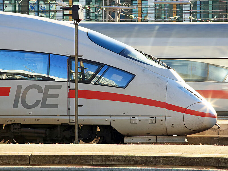 Weitere Gnadenfrist für das RIT-Ticket: Die Bahn bietet einigen Veranstalterpartnern „Übergangstarife“ an. Foto: Deutsche Bahn
