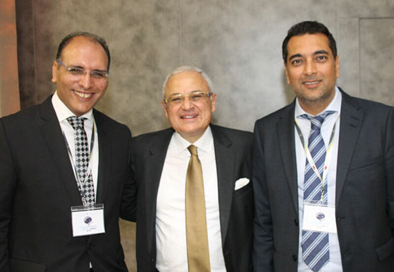 Wollen Nischenprodukte in Ägypten besser buchbar machen: Hisham Zaazou (Mitte) und Mohamed Gamal (links) mit Salim Sahi von Traffics auf der TSS-Tagung in Dresden