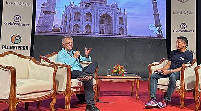 Tony Wheeler und Bruce Poon Tip auf der Bühne des GX-Gipfels im indischen Jaipur.