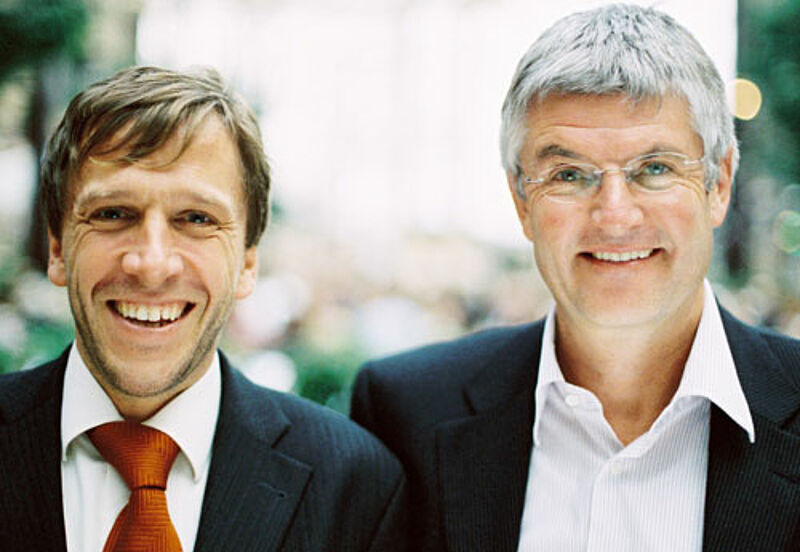 Können sich auf die Kollegen in der Zentrale verlassen: AER-Vorstand Rainer Hageloch (links) und Geschäftsführer Hartmut Höhn
