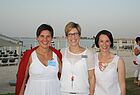 Vor dem All-In-White-Galaabend (von links): Christin Wachs, Nina Weyel und Yvonne Köck