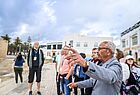 Die „Gruppe Mahdia“ (im Bild mit dem Reiseleiter) konnte die gleichnamige Stadt erkunden, die Ausflüge der übrigen Gruppen führten nach Monastir, Sousse, Kairouan und El Jem
