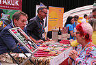 ... der Afrika- und Rundreisespezialist Taruk sowie der Dynamic-Packaging-Spezialist Vtours (im Hintergrund)