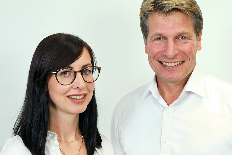Sie führen die mobile Marke Mein Urlaubsglück: Vanessa Büschleb und Thomas Wiedau. Wiedau ist parallel dazu auch Geschäftsführer bei Aerticket