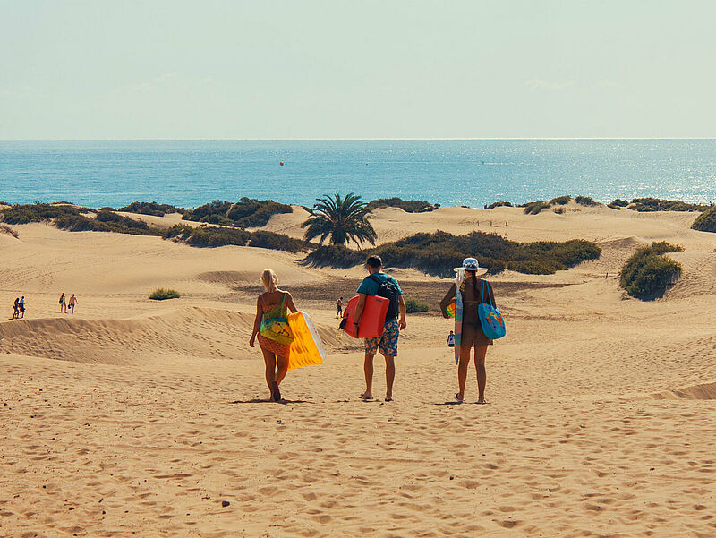 Spanische Touristiker hoffen, dass die Reisewarnung für die Inseln – im Bild Gran Canaria – bald fällt. Foto: adamkontor/pixabay