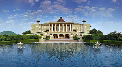 Mitten im See: das Raffles Udaipur in Indien