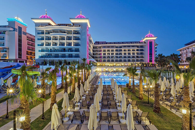 Überbuchungen haben im türkischen Hotel Side La Grande für chaotische Zustände gesorgt Überbuchungen haben im türkischen Hotel Side La Grande für chaotische Zustände gesorgt