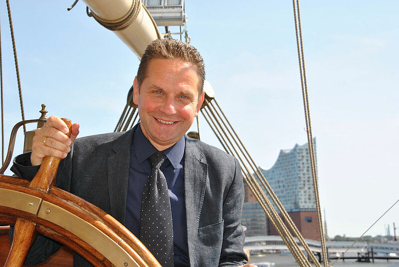 Kaspar Berens hat in Deutschland Hurtiguten mit aufgebaut und den Vertrieb von RCL Cruises geleitet