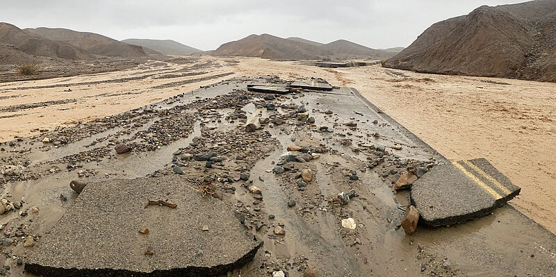 Eine zerstörte Straße im Death Valley nach den Regenfällen vom vergangenen Freitag