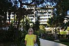 Simone Pawlitz (Reisecenter Cityblick, Rostock) auf einem Rundgang durch das Ela Excellence Resort 