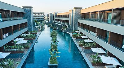 Der im Sommer 2023 eröffnete Aldiana Side Beach ist der erste Aldiana mit Swim-up-Suiten