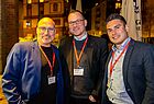 Andre Seibt (Mitte) und Andre Urban (rechts) waren mit TSS erneut Platinum-Partner des Globus Awards - hier mit LMX-Vertriebschef Mario Krug