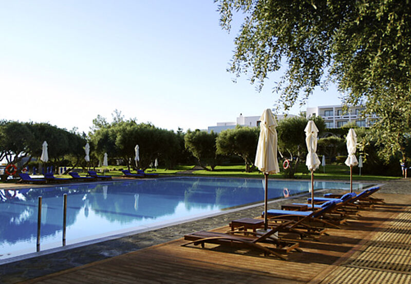 Nach holprigen Start hat Robinson den Vertrag mit dem Club Elounda Bay Palace aufgelöst