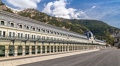 Ehemals Bahnhof, heute Fünf-Sterne-Hotel: die Estacion Canfranc im Norden Spaniens