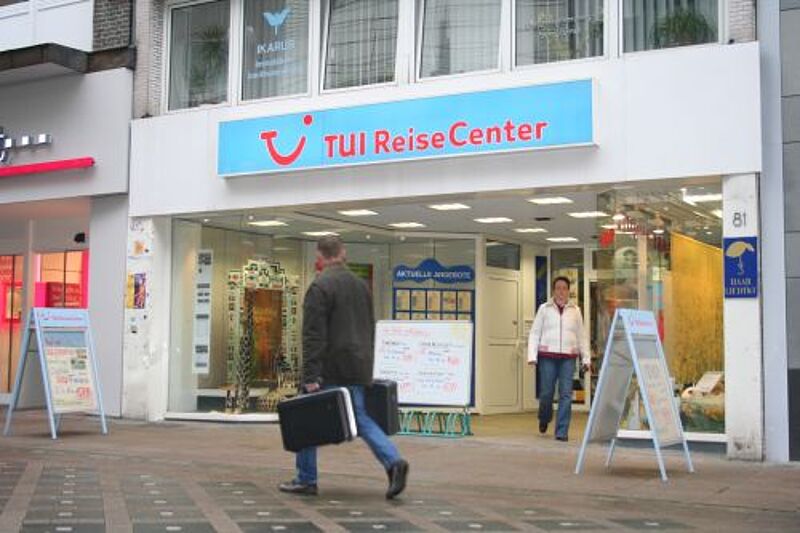 Spontan ins Reisebüro: TUI Leisure Travel will Kunden per I-Phone lotsen.