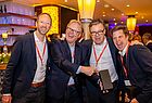 ta-Redakteur Christofer Knaak mit Markus Daldrup (Trendtours), Christoph Hein (MSC Cruises) und dem zweifachen Globus-Gewinner Benjamin Krumpen (Phoenix Reisen) 