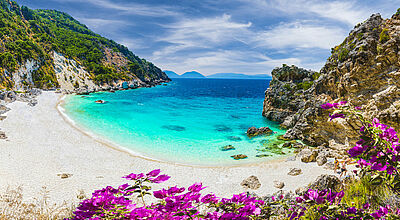 Idyll im Ionischen Meer: der Agiofili-Strand auf der griechischen Insel Lefkada. Foto: Balata Dorin/iStockphoto