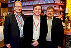 ta-Geschäftsführer Alex Ebel mit Alexander Piwonski (links) und Mike Büttner von der URV