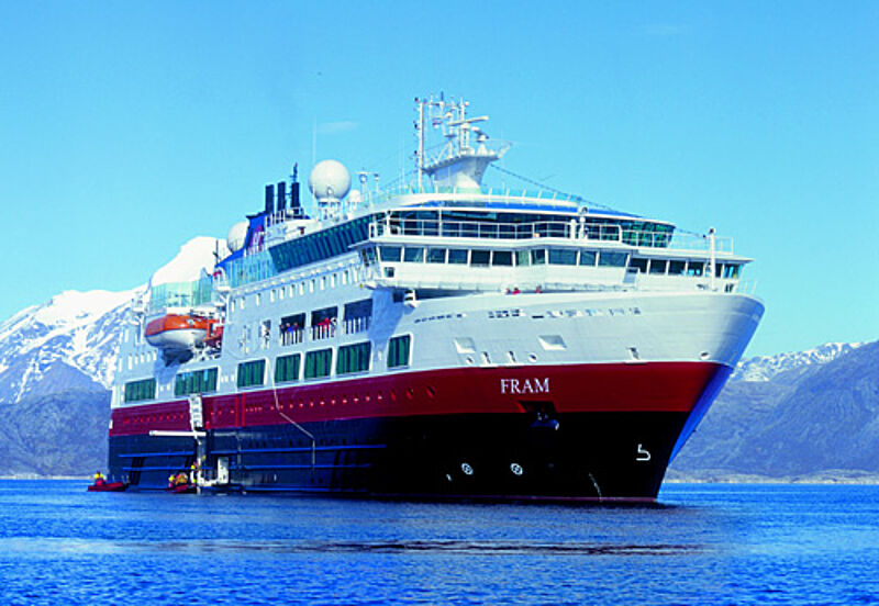 Das Expeditionsschiff Fram überquert in der Saison 2012/2013 den Atlantik